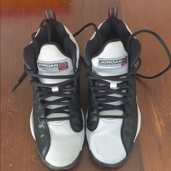 youth basketball shoes size 5